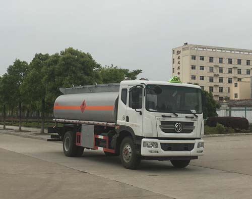 楚飛牌CLQ5181GYY5型運(yùn)油車(chē)